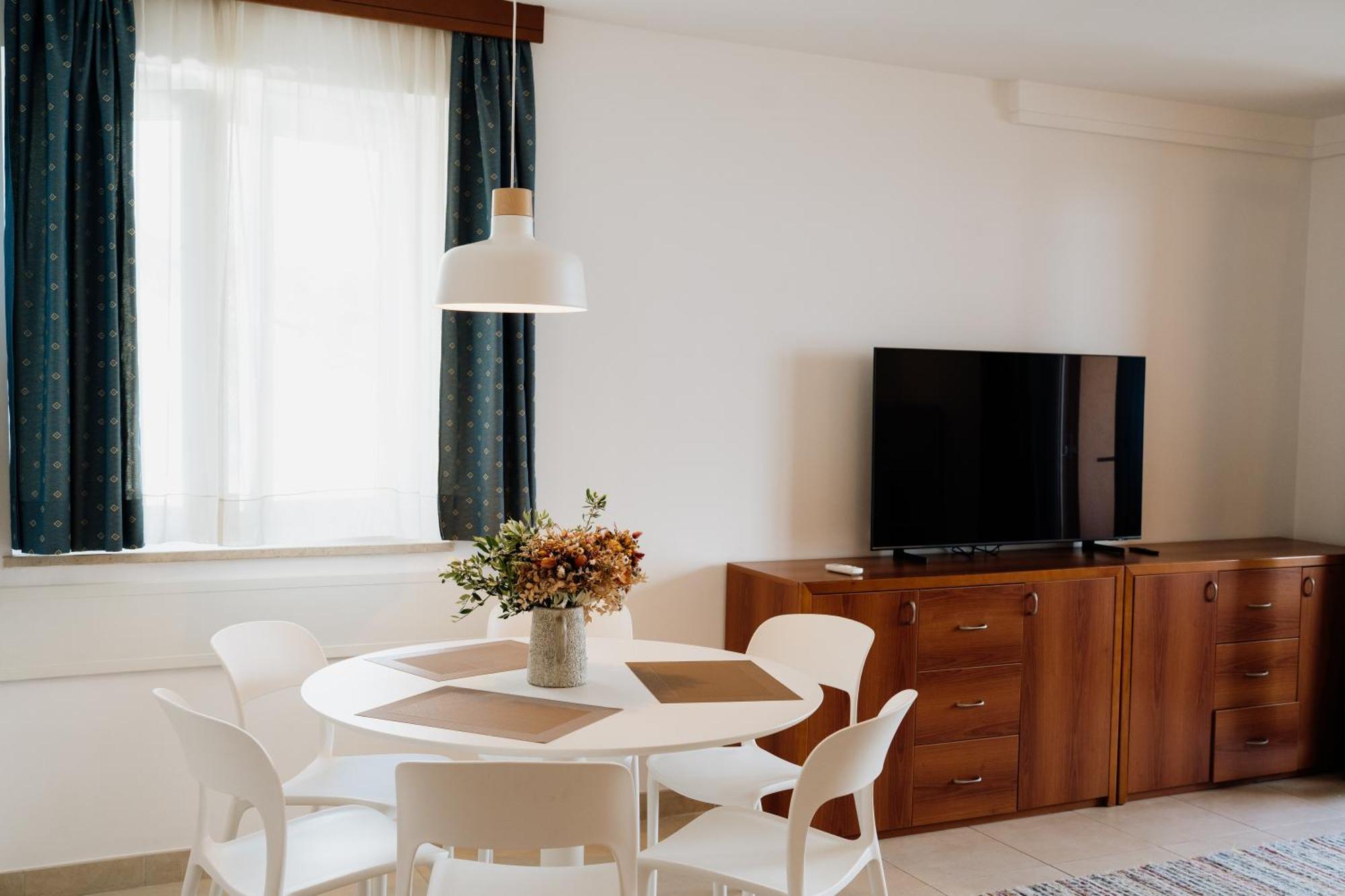 דירות וולי לוסיניי Apartmaji Punta מראה חיצוני תמונה